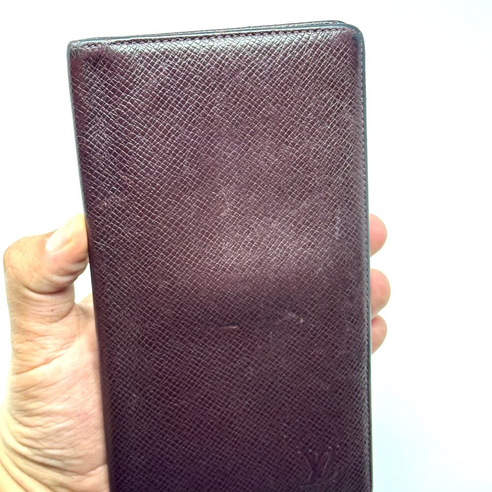 Louis Vuitton Taiga Long Wallet - Picture 12 of 12